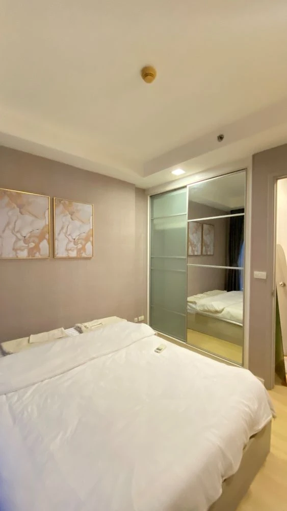 For rent: Thru Thonglor, 29th floor, city view, fully furnished room, nice to live in, hurry and book now, don't wait.