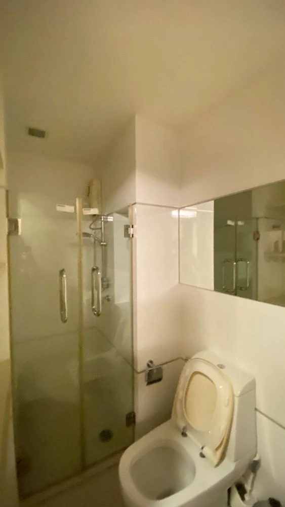 For rent: Thru Thonglor, 29th floor, city view, fully furnished room, nice to live in, hurry and book now, don't wait.