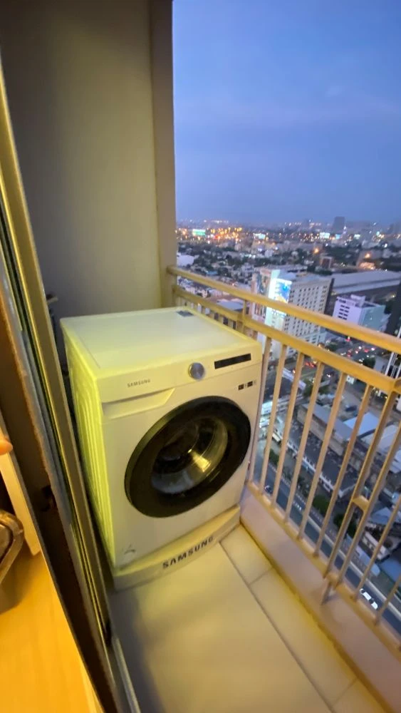 For rent: Thru Thonglor, 29th floor, city view, fully furnished room, nice to live in, hurry and book now, don't wait.