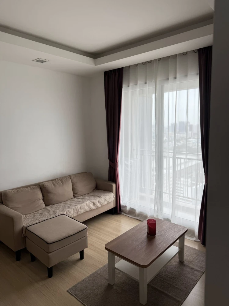 For rent: Thru Thonglor, high floor, great city view, fully furnished, just bring your own luggage and move in.