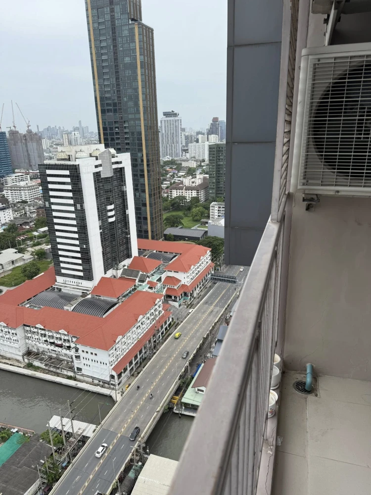 For rent: Thru Thonglor, high floor, great city view, fully furnished, just bring your own luggage and move in.