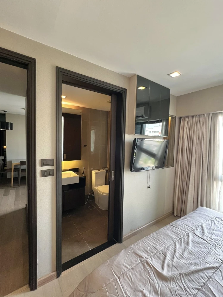 For rent: Tidy Thonglor, 1 bedroom, 1 bathroom, spacious living area, fully furnished. Book now!