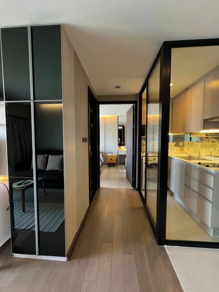 For rent: Tidy Thonglor, 1 bedroom, 1 bathroom, spacious living area, fully furnished. Book now!