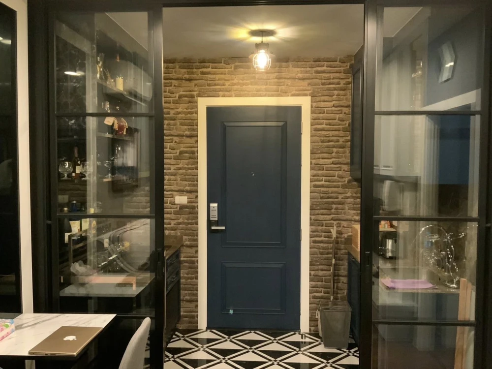 For rent: Totnes Kaset-Nawamin, 3rd floor, corner unit. Fully furnished with built-in furniture. You won't be disappointed if you book now!