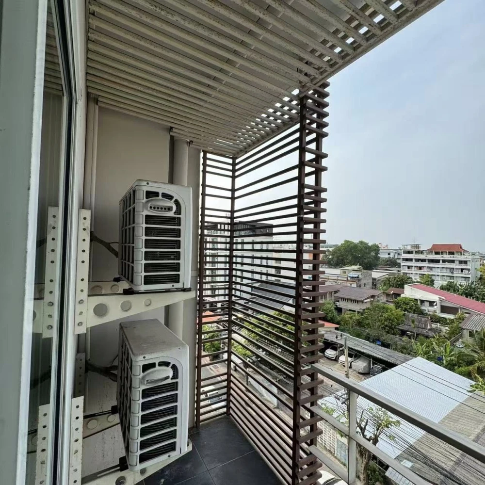 For rent: Tourmaline Gold Sathorn-Taksin, 40 sq.m. unit. Get the feel of a spacious room at this price – excellent value! If you're looking for a unit