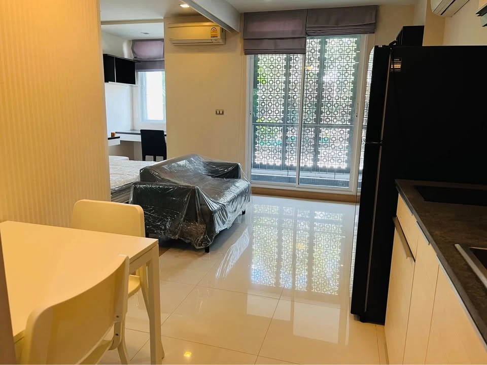For rent: Tree Condo Ekamai (Sukhumvit 40), fully furnished and ready to move in. Includes plenty of built-in furniture. Just bring your personal belo