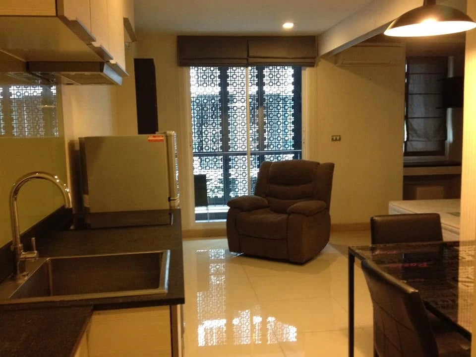 Tree Condo Ekamai for rent. Ready to move in, fully furnished, spacious and comfortable room. Book now!