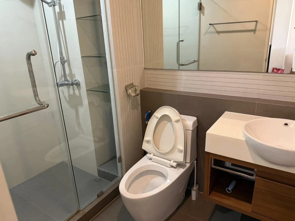 For rent: Tree Condo Luxe Sukhumvit 52, 7th floor, 1 bedroom, quiet atmosphere, good view, fully furnished, book first, get first.