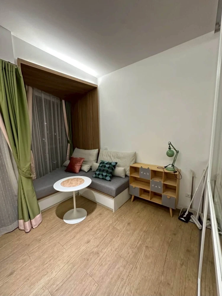 Triple Y Residence for rent, 28th floor, stunning city view, fully furnished, ready to move in.
