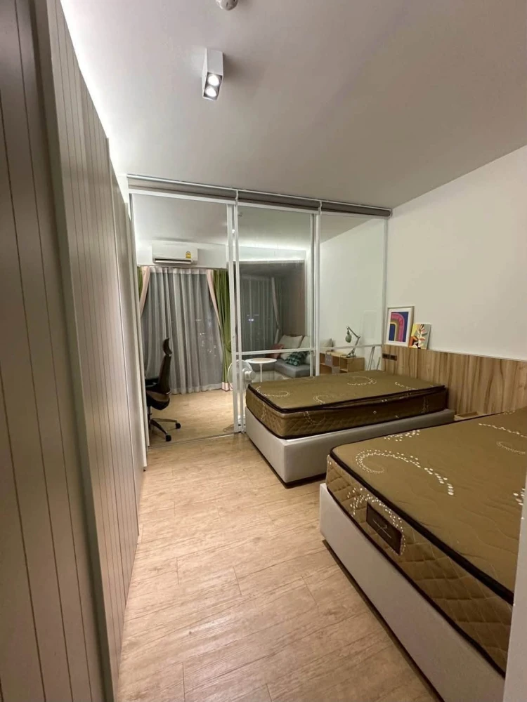 Triple Y Residence for rent, 28th floor, stunning city view, fully furnished, ready to move in.
