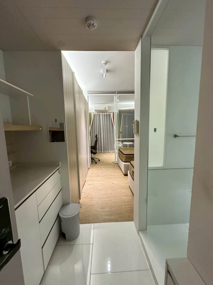 Triple Y Residence for rent, 28th floor, stunning city view, fully furnished, ready to move in.