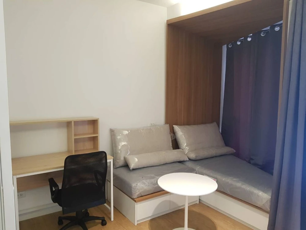 For rent Triple Y Residence, a nice room with complete decorations. Book now, don't wait.