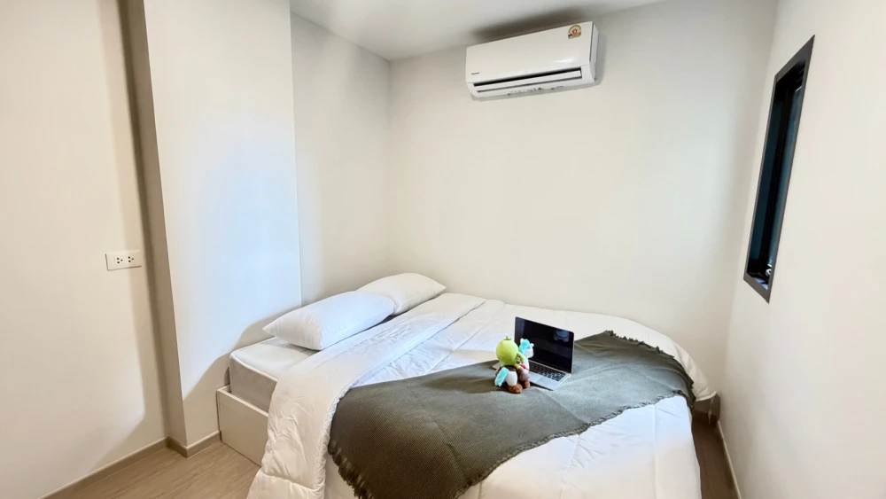 For rent: Twize Future Rangsit, 4th floor. Nice, fully furnished unit. Book now! Don't miss out!