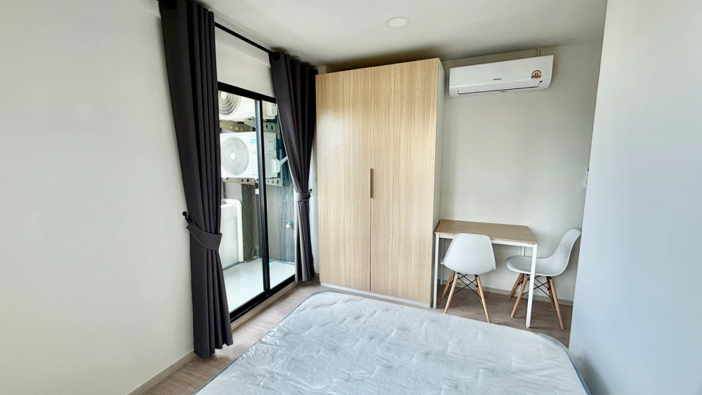 For rent: Twize Future Rangsit, 5th floor, corner unit, fully furnished, very livable. Book now!