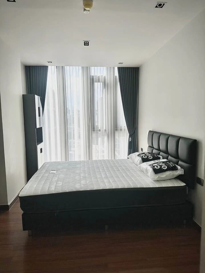For rent: U CHAROEN RESIDENCE TOWN IN TOWN. Nice, spacious room with full furnishings. Book now!