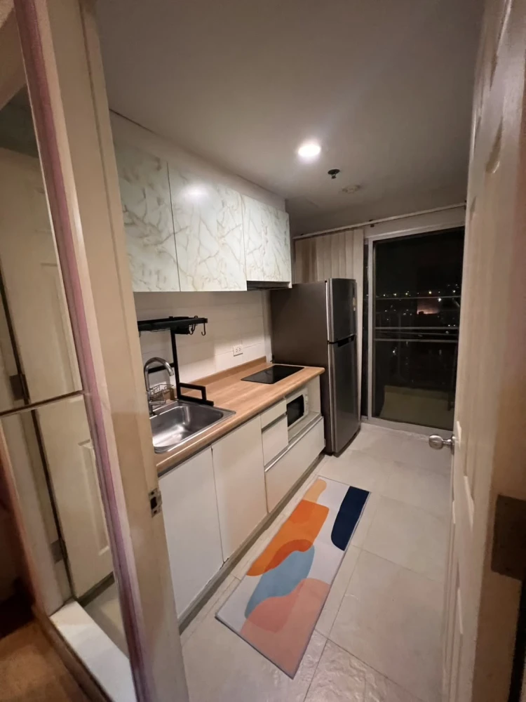 For rent: U Delight @ Huaikwang Station, corner unit for privacy, high floor, convenient location, everything you need in one place. Book now!