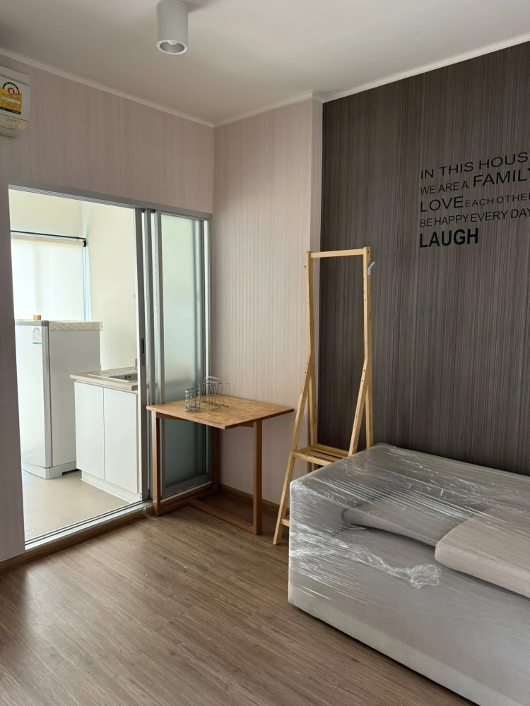 For rent: U Delight @ HuaMak Station, ready to move in, with quality wallpaper, great value. Come reserve now, don't delay.
