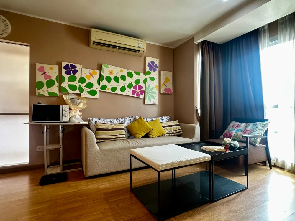 U Delight @ Huaykwang Station, 17th floor, fully furnished unit for rent. Book now!