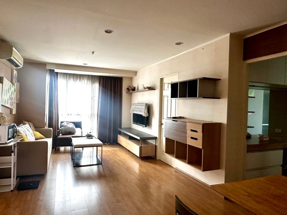 U Delight @ Huaykwang Station, 17th floor, fully furnished unit for rent. Book now!