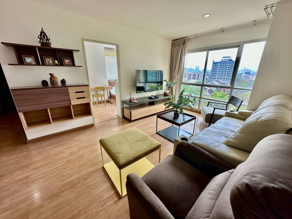 For rent: U Delight @ Jatujak Station, corner unit with 2 balconies, pool view from every room, fully furnished, ready to move in.