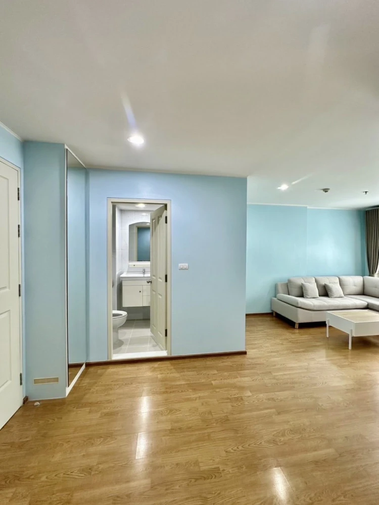 For rent: U Delight @ Onnut Station, spacious room with plenty of usable space, fully furnished and equipped with appliances. Reserve now!