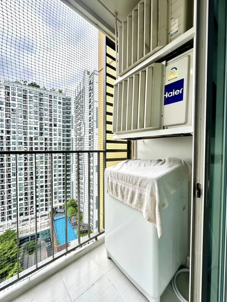 For rent: U Delight @ Onnut Station, spacious room with plenty of usable space, fully furnished and equipped with appliances. Reserve now!
