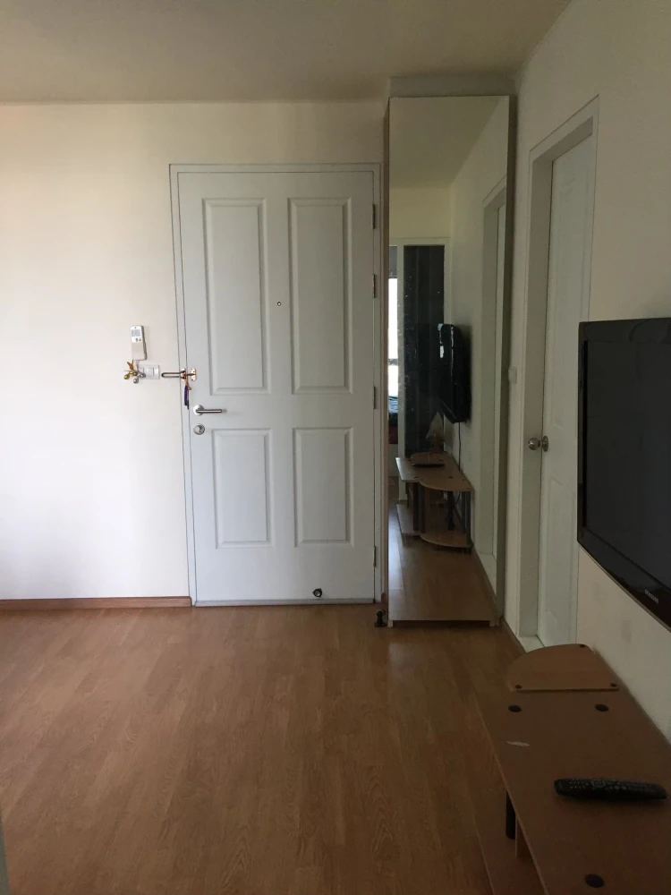 For rent: U Delight @ Onnut Station, corner room, not crowded, comes with complete furniture, hurry and reserve now!