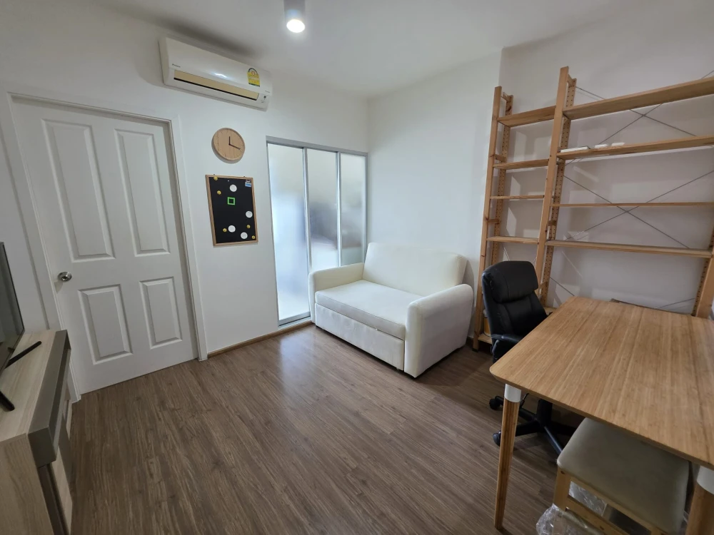 For rent: U Delight @ Talatphlu Station, room on the 20th floor, very high, fully furnished, must arrange.
