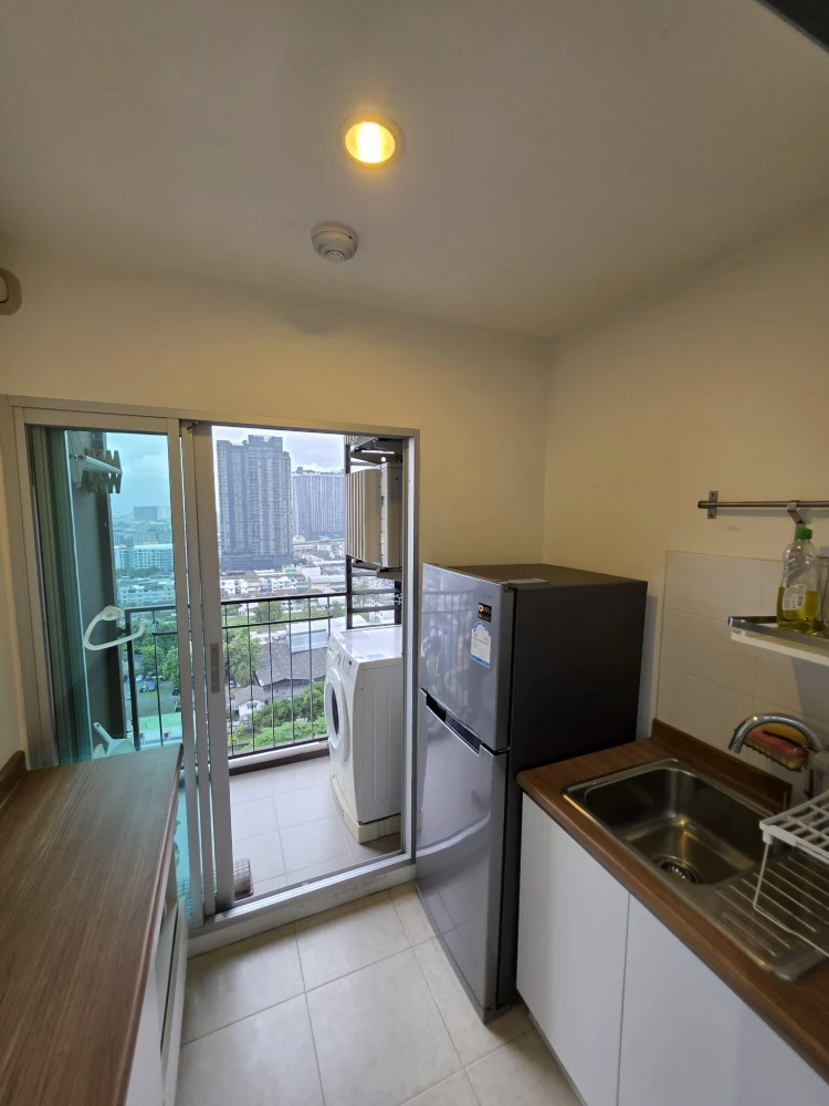 For rent: U Delight @ Talatphlu Station, room on the 20th floor, very high, fully furnished, must arrange.