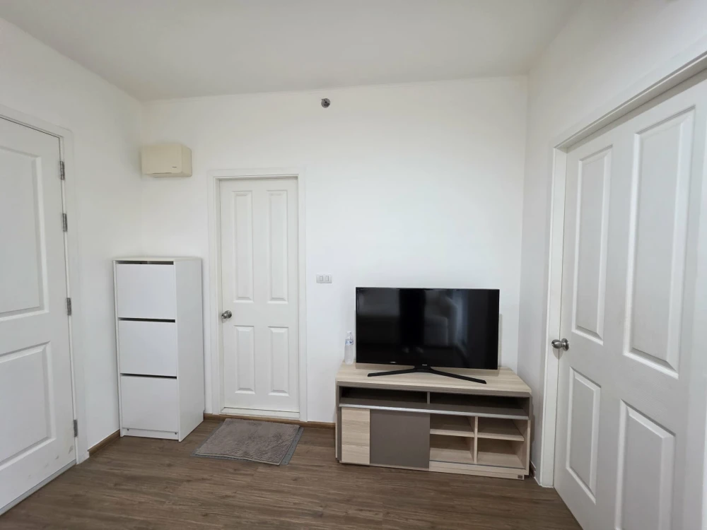 For rent: U Delight @ Talatphlu Station, room on the 20th floor, very high, fully furnished, must arrange.