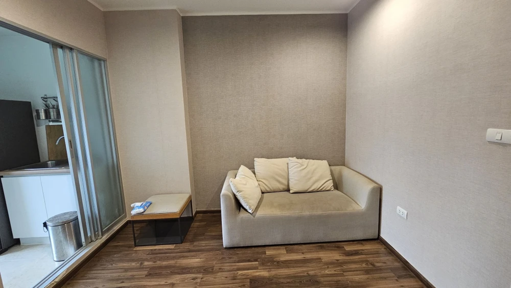 For rent: U Delight Ratchavibha, a nice room with a built-in headboard, good location, convenient transportation, hurry and reserve now!
