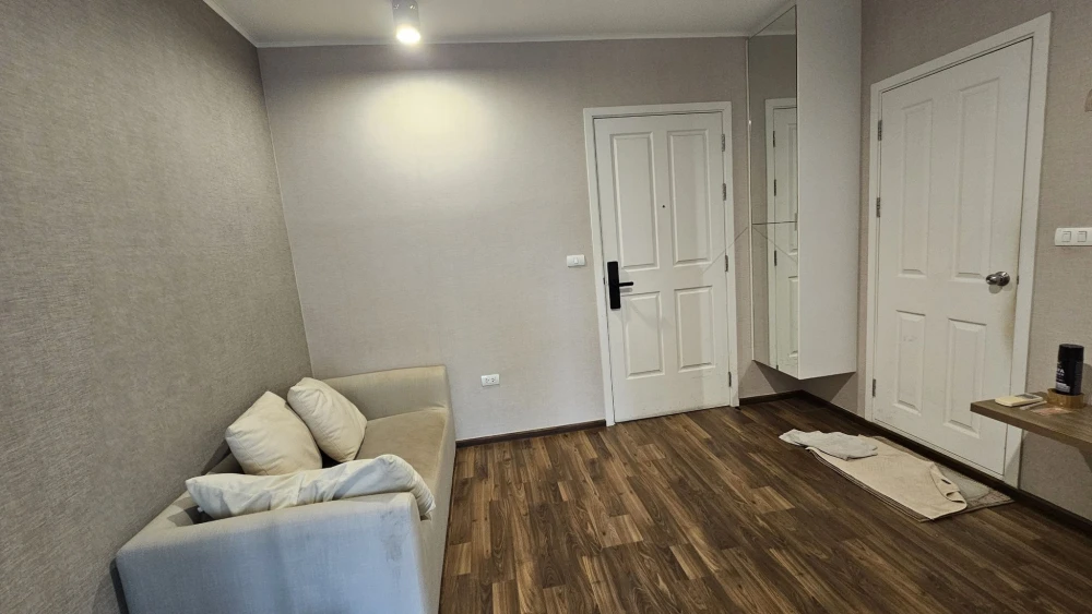 For rent: U Delight Ratchavibha, a nice room with a built-in headboard, good location, convenient transportation, hurry and reserve now!
