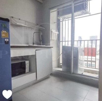 For rent: U Ratchayothin (Phahonyothin 32), 2 bedrooms, spacious living area, fully furnished. Don't miss out!