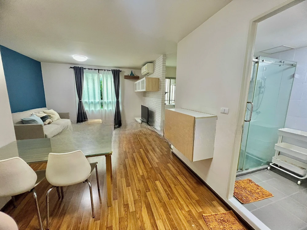 For rent: U Ratchayothin (Phahon Yothin 32), fully furnished + complete electrical appliances, wallpaper installed, ready to move in immediately.