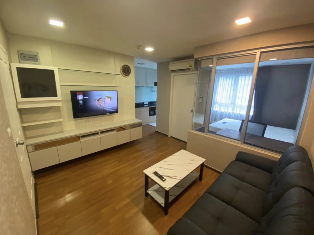 For rent: U Vipawadee – Ladprao, 4th floor unit. High-quality built-in furniture. Complete amenities. Book now!