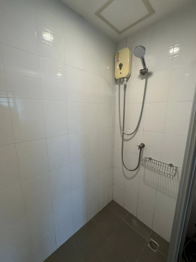 For rent: U Vipawadee – Ladprao, 4th floor unit. High-quality built-in furniture. Complete amenities. Book now!