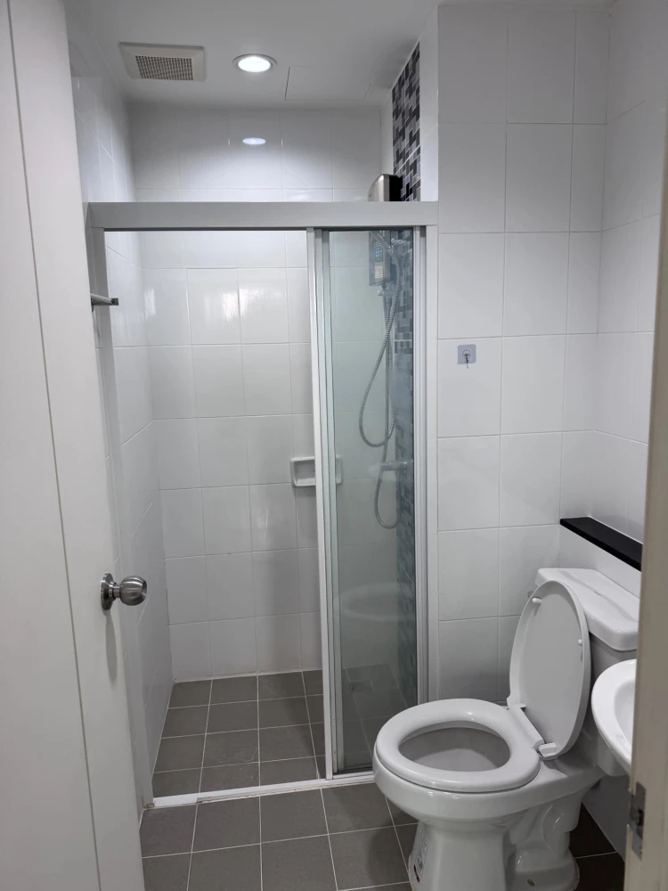 For rent sell UNIO Charan 3, 7th floor, partitioned room, comes with complete decorations, reserve now, don't wait.