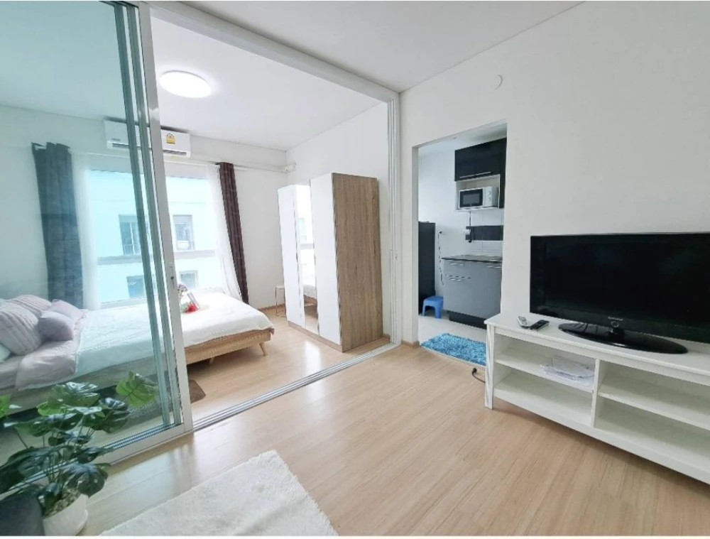 For rent: UNIO Charan 3, 8th floor, beautiful room, fully decorated, comfortable, divided into sections, reserve now, urgently.