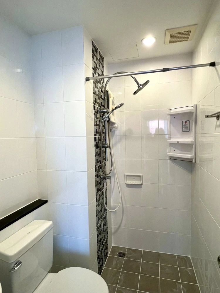 For rent Unio Charan 3, nice room, good location, fully furnished, at a great price, don't miss it.