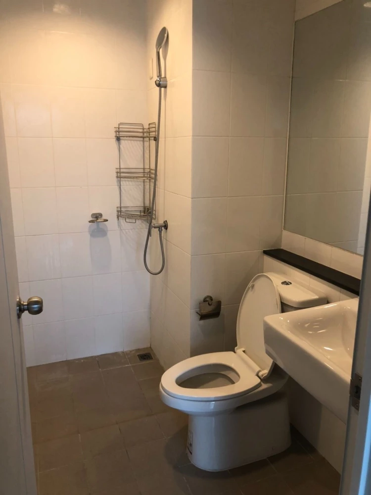 For rent: UNIO Ramkhamhaeng - Serithai, 8th floor, pool view, fully furnished, nice to live in, book now before it's gone.