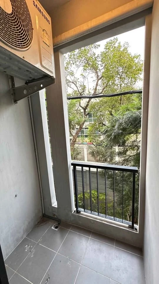 UNIO Ramkhamhaeng - Serithai condo for rent. Nice room, fully furnished, and affordable price. Book now, don't miss out!!!