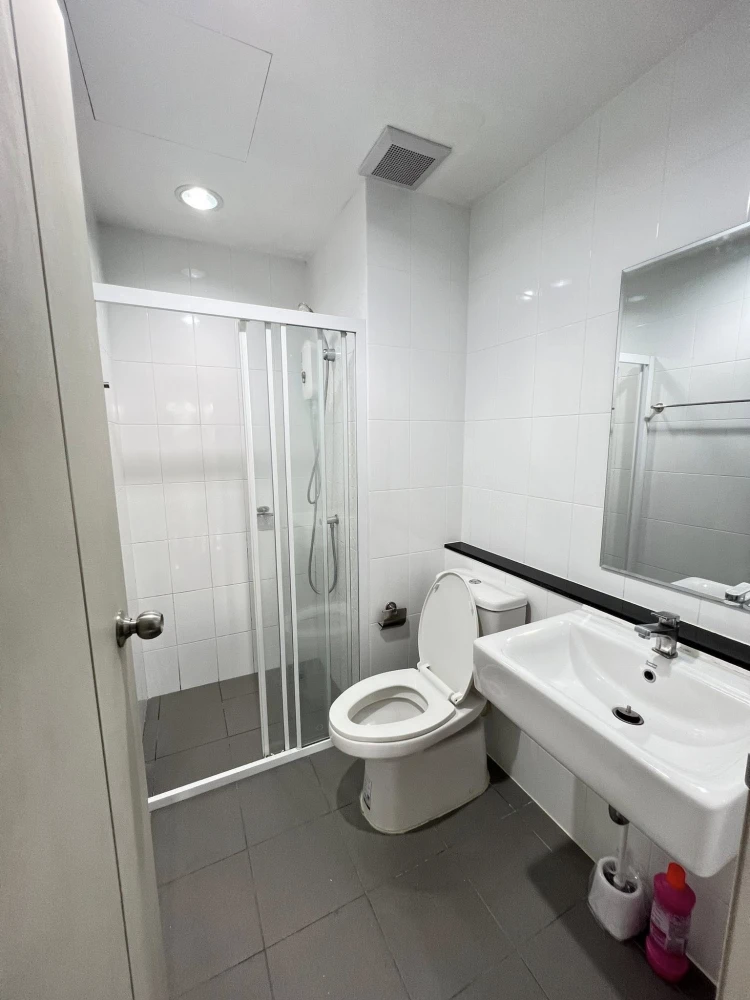 For rent: Unio Sukhumvit 72, 1 bedroom, 1 bathroom, good location, fully furnished and equipped, reserve now!