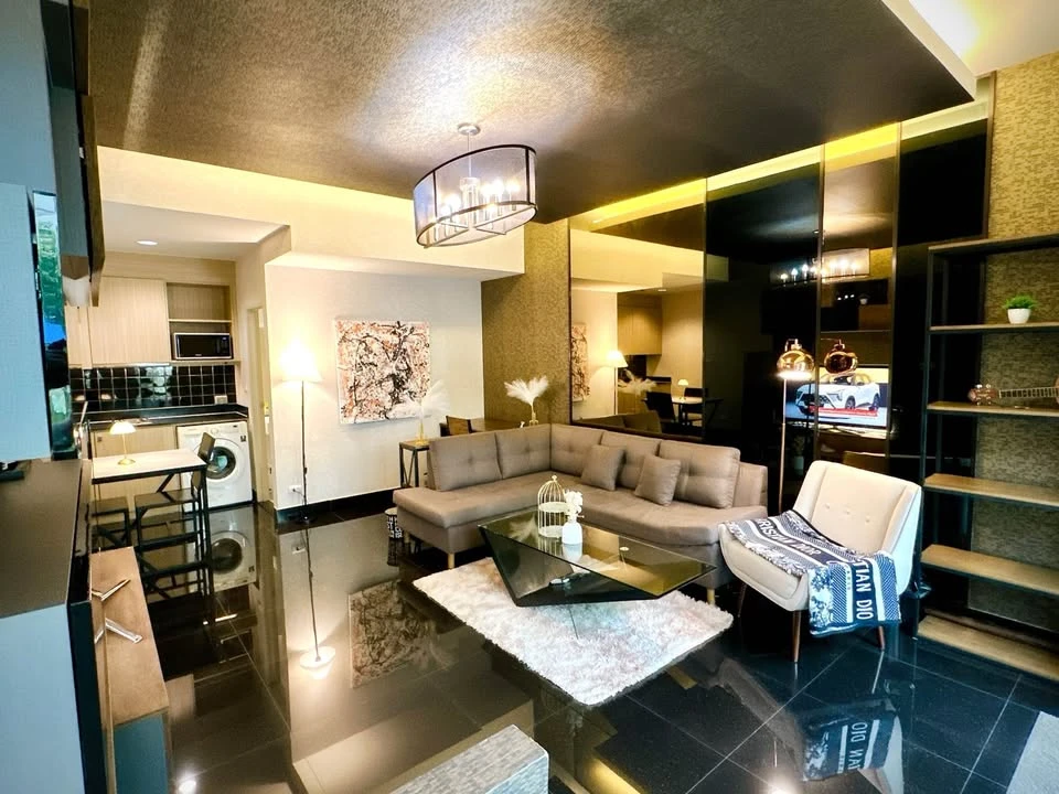 For rent: Unio Sukhumvit 72, 1st-2nd floor, duplex style, quiet, comfortable, can walk to the garden and swimming pool. Reserve now.