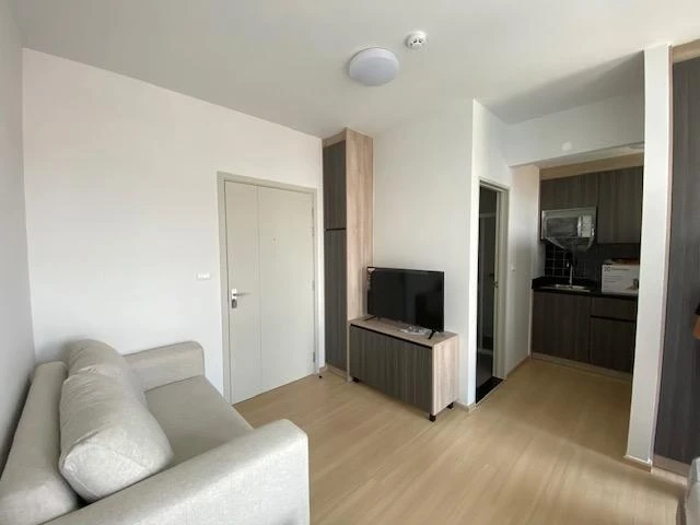 For rent: Unio Sukhumvit 72, 2nd floor, nice room, fully furnished, book now, hurry!