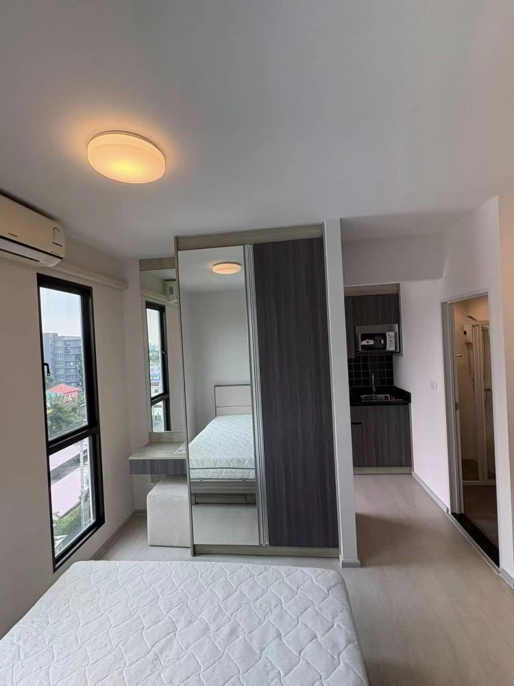 For rent: Unio Sukhumvit 72, a nice room on the 7th floor, fully furnished and equipped with appliances. Just bring your bags and move in!