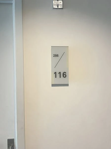 For rent: Unio Sukhumvit 72, a nice room with beautiful wallpaper. Comes with complete furniture. Don't miss it.