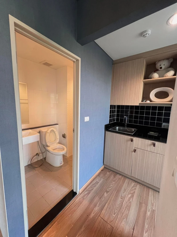 Unio Sukhumvit 72 for rent, empty room, room decoration enthusiasts shouldn't miss it, comes with a refrigerator, at a great price, don't miss it.