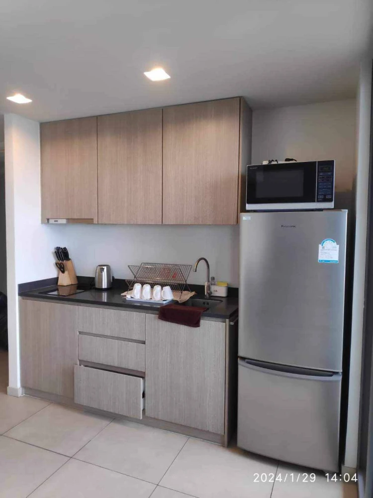 For rent Unixx South Pattaya 2 bedrooms, 2 bathrooms, 21st floor, beautiful swimming pool view, beautiful sea view, fully furnished, book now.