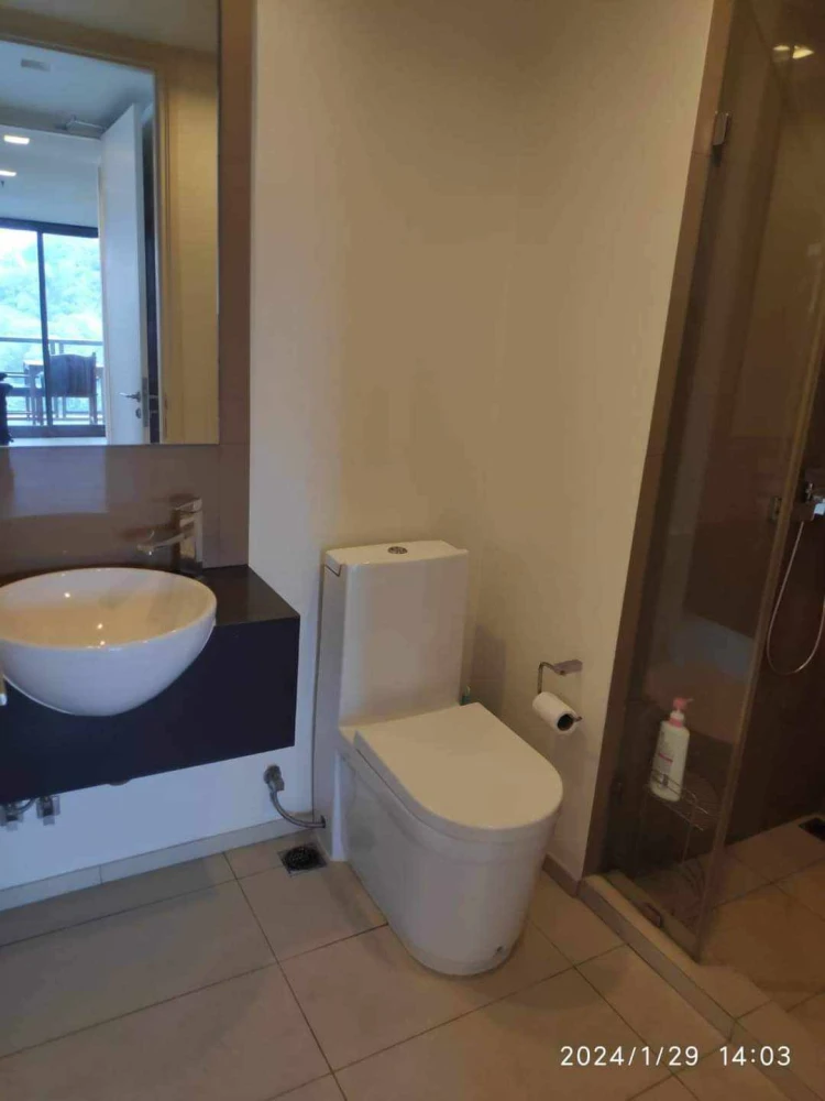 For rent Unixx South Pattaya 2 bedrooms, 2 bathrooms, 21st floor, beautiful swimming pool view, beautiful sea view, fully furnished, book now.