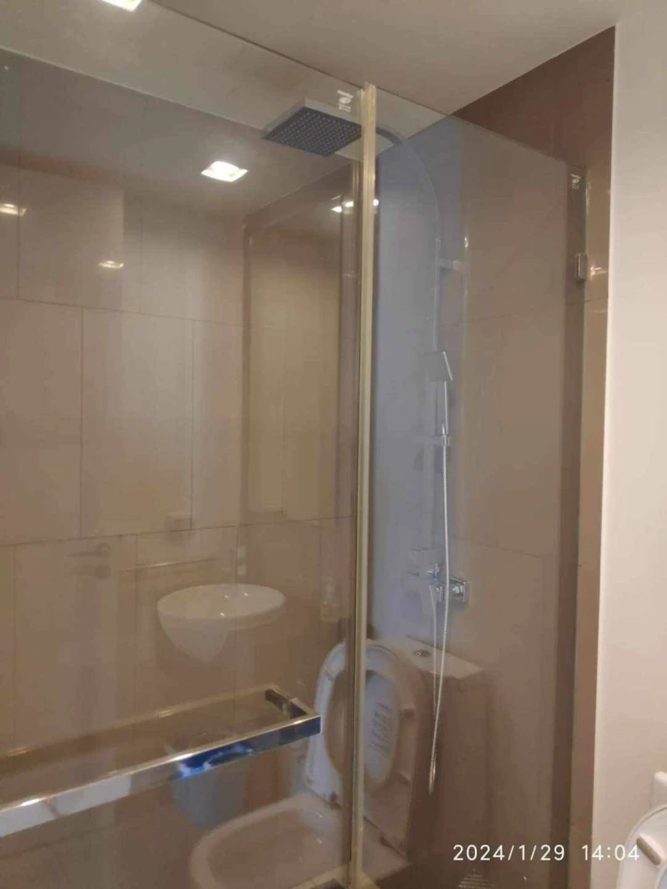 For rent Unixx South Pattaya 2 bedrooms, 2 bathrooms, 21st floor, beautiful swimming pool view, beautiful sea view, fully furnished, book now.